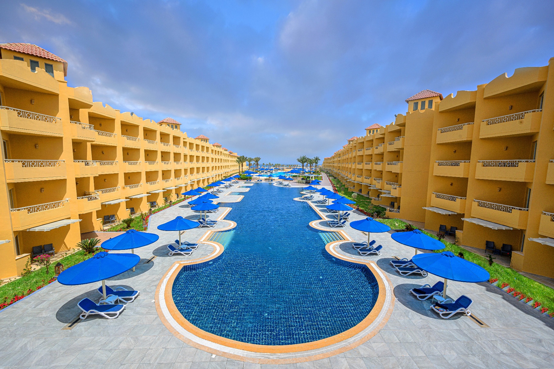 6 Pools, Endless Moments of Relaxation